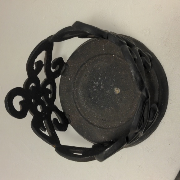 Vintage Cast Iron Candle/ Wine Bottle Holder - Picture 5 of 7